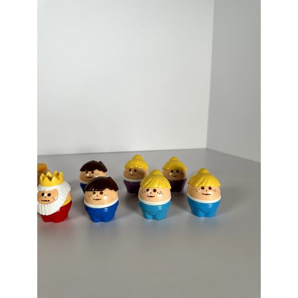 Vintage Weebles Lot of 11 Figures – King, Dog, Girl, Boy, Humpty Dumpty + More - Picture 3 of 5